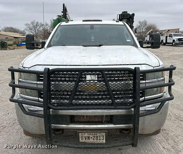 Image of Chevrolet 3500HD equipment image 1