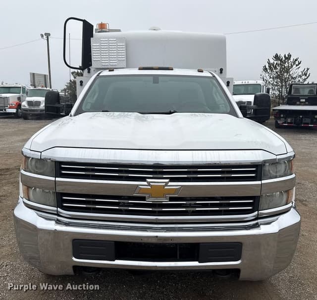 Image of Chevrolet 3500HD equipment image 1