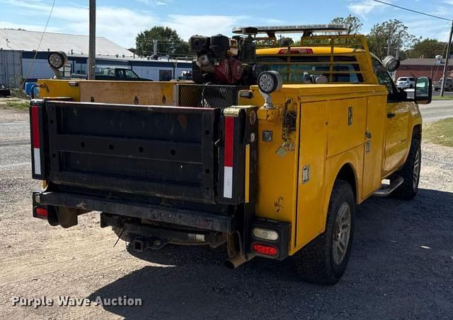 Image of Chevrolet 3500HD equipment image 4