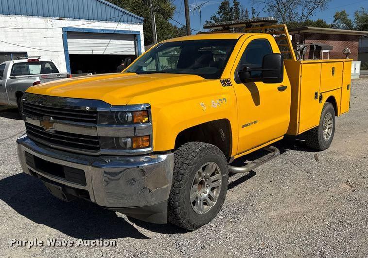 2015 Chevrolet 3500HD Equipment Image0