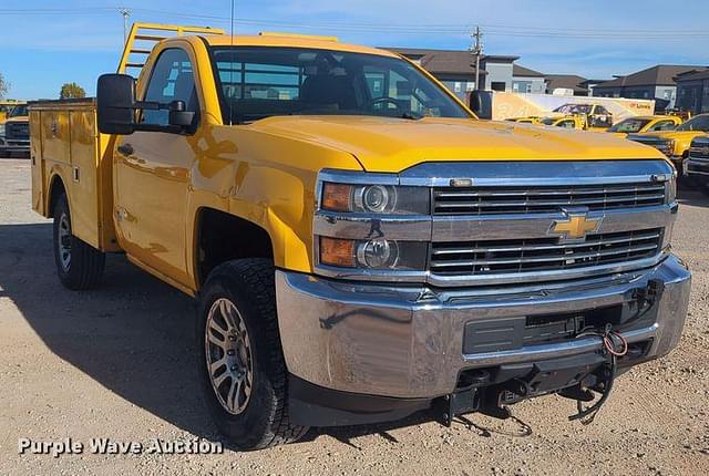 Image of Chevrolet 3500HD equipment image 2