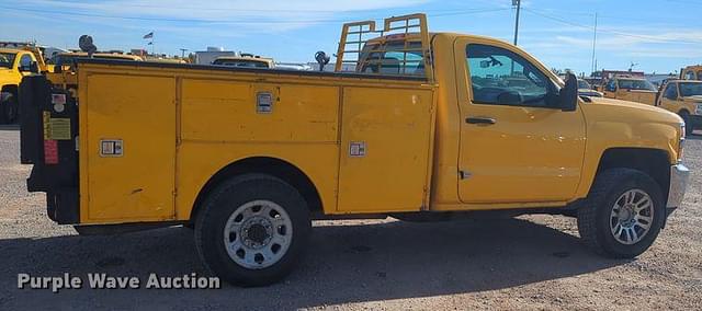 Image of Chevrolet 3500HD equipment image 4