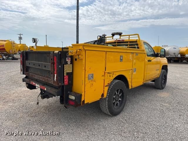 Image of Chevrolet 3500HD equipment image 4