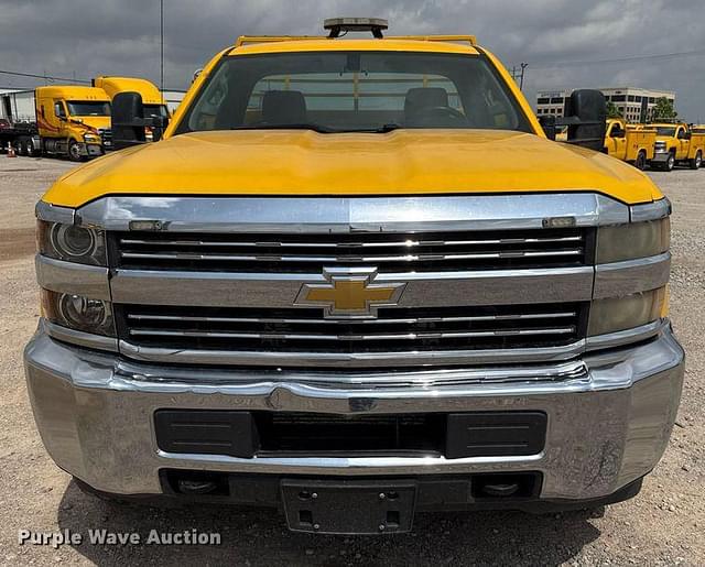 Image of Chevrolet 3500HD equipment image 1