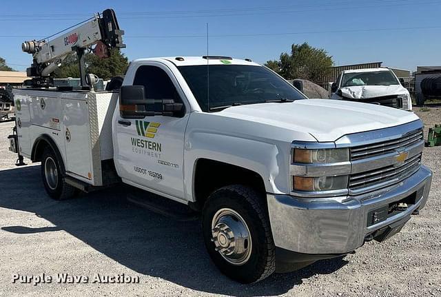 Image of Chevrolet 3500HD equipment image 2