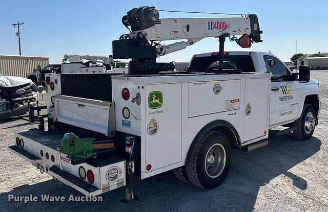 Image of Chevrolet 3500HD equipment image 4