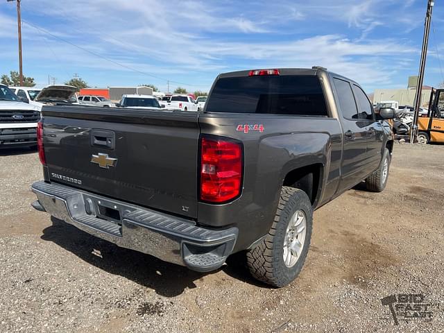 Image of Chevrolet Silverado equipment image 4