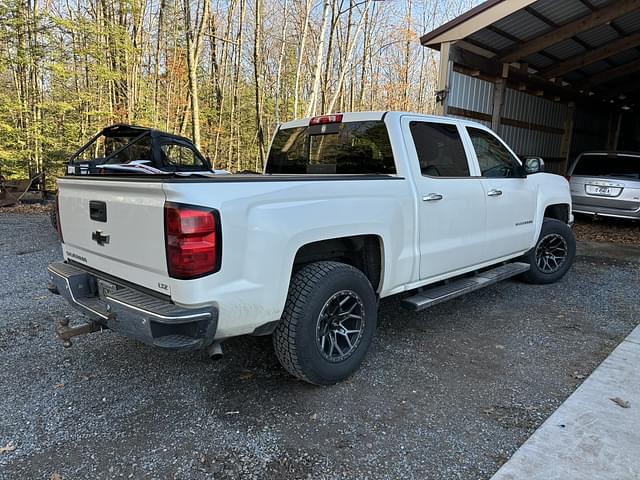 Image of Chevrolet Silverado equipment image 4