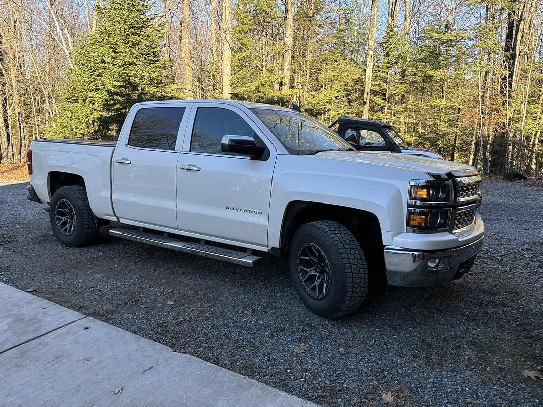 Image of Chevrolet Silverado Primary image