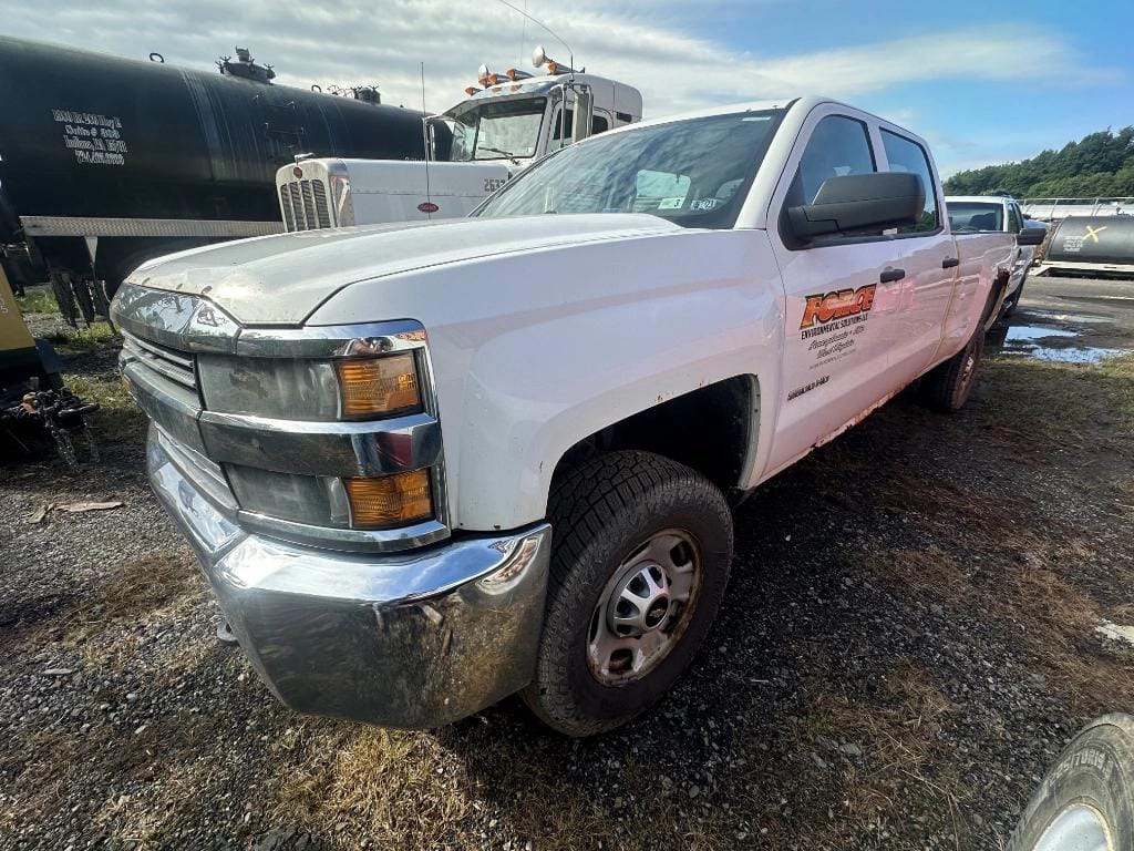 2015 Chevrolet 2500HD Equipment Image0