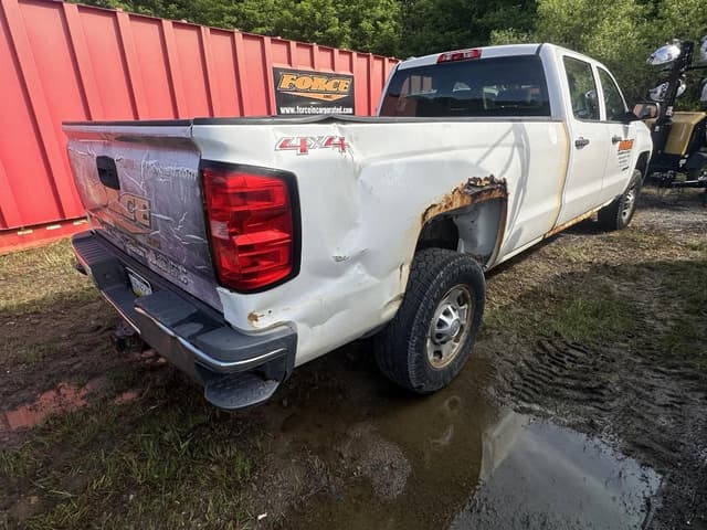 Image of Chevrolet 2500HD equipment image 2