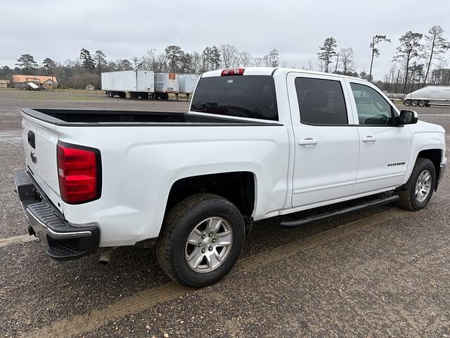 Image of Chevrolet Silverado equipment image 3