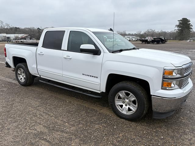 Image of Chevrolet Silverado equipment image 4