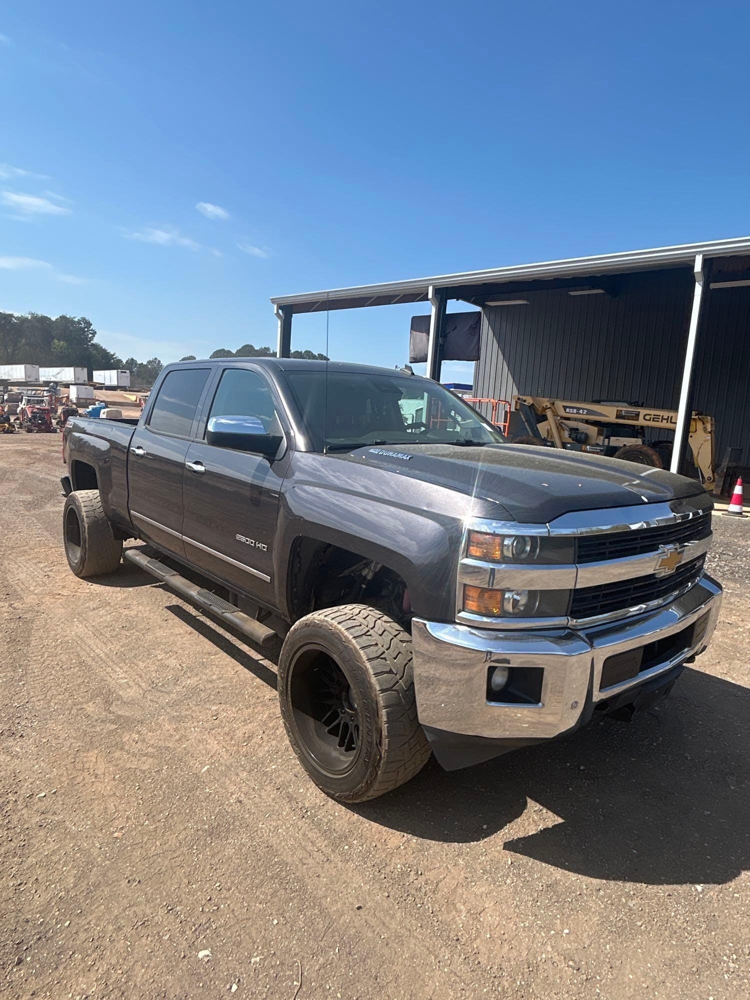 2015 Chevrolet 2500HD Equipment Image0