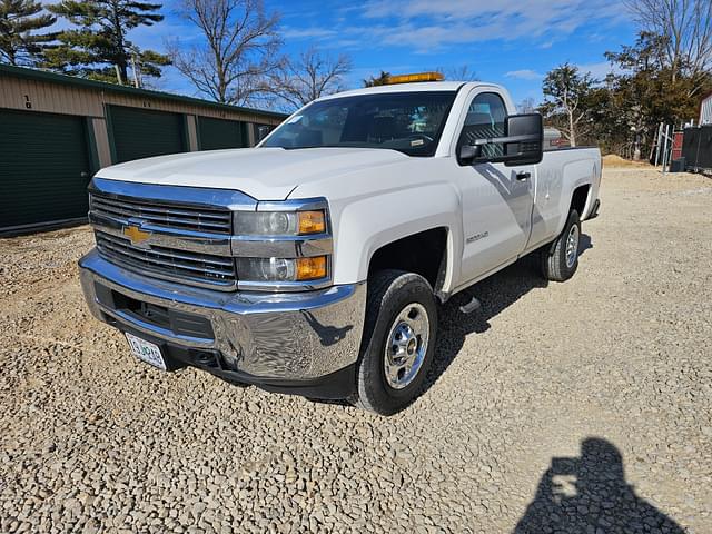 Image of Chevrolet 2500HD equipment image 2