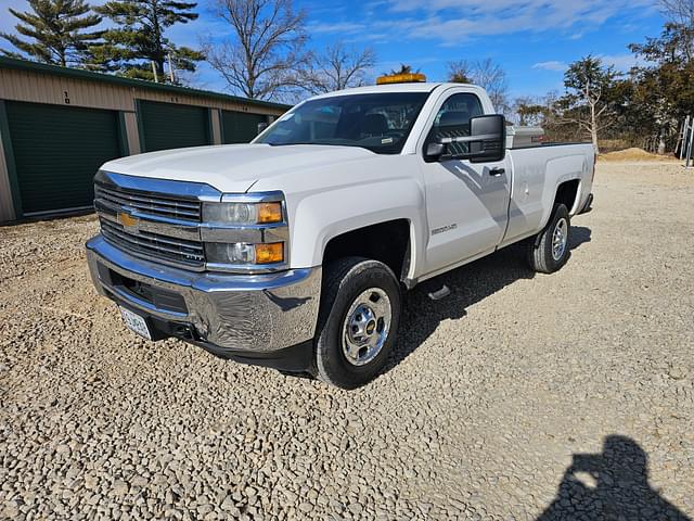 Image of Chevrolet 2500HD equipment image 3