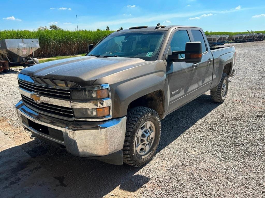 2015 Chevrolet 2500HD Equipment Image0