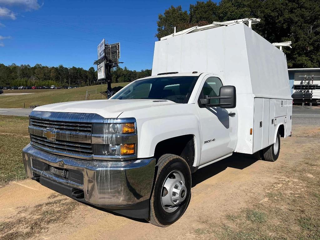 Image of Chevrolet Silverado Primary image