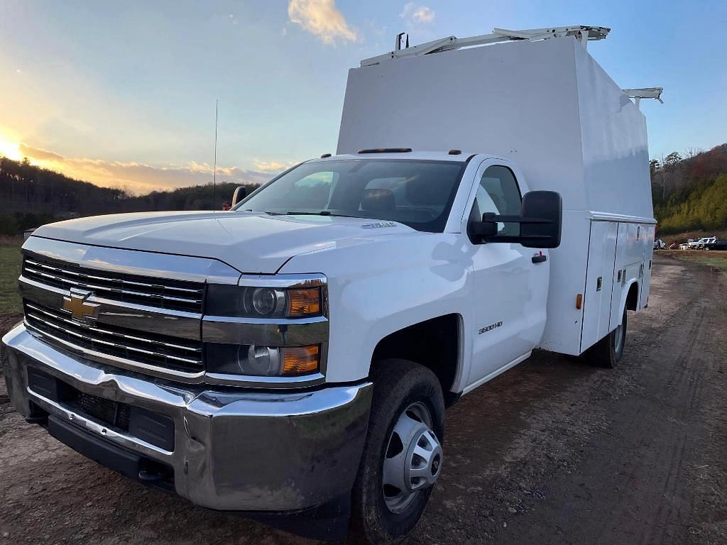 Image of Chevrolet Silverado Primary image