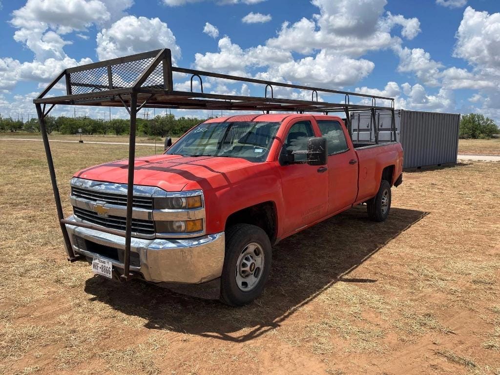 2015 Chevrolet Silverado Equipment Image0
