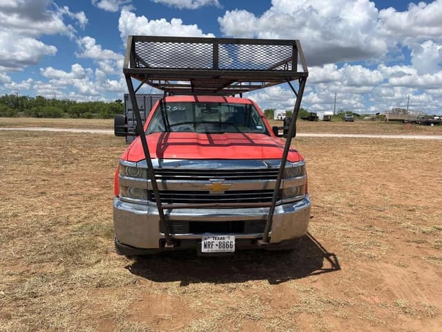 Image of Chevrolet Silverado equipment image 4