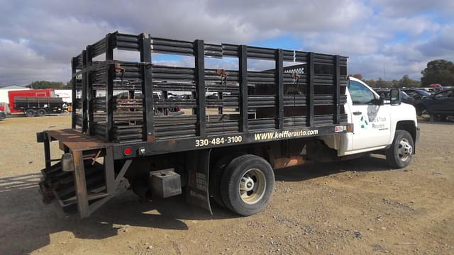 Image of Chevrolet 2500HD equipment image 2