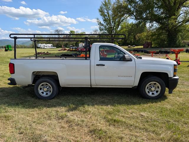 Image of Chevrolet Silverado equipment image 3