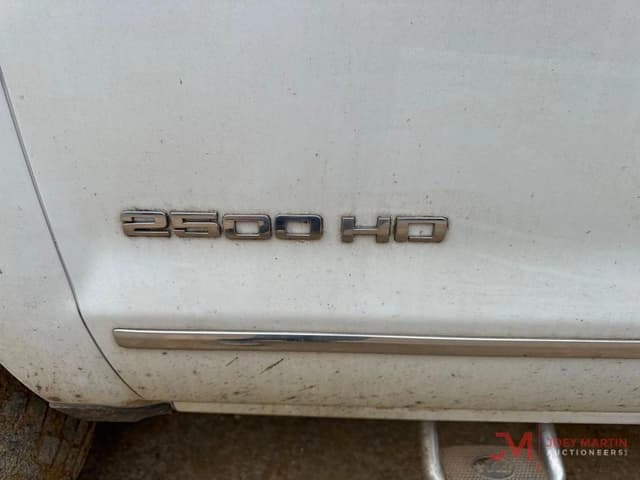Image of Chevrolet 2500HD equipment image 3