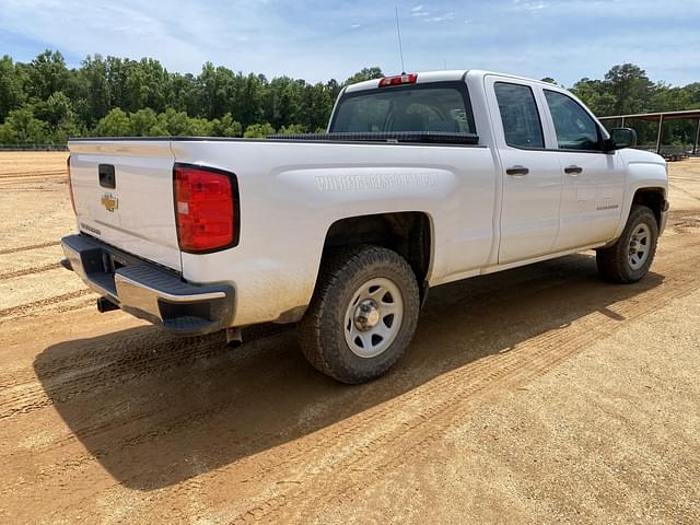 Image of Chevrolet Silverado equipment image 2