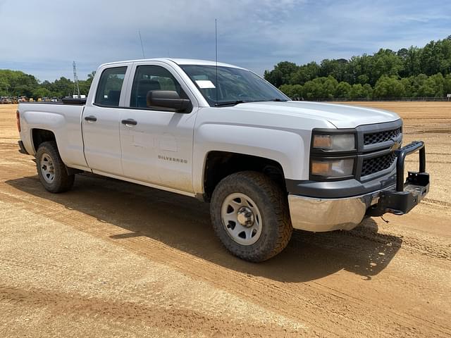 Image of Chevrolet Silverado equipment image 3