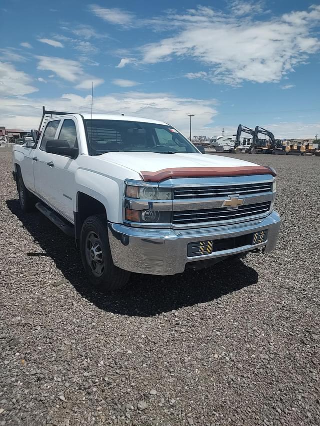 Image of Chevrolet 2500 equipment image 1