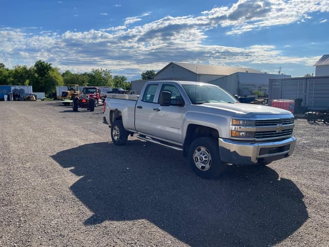 Image of Chevrolet 2500HD equipment image 3