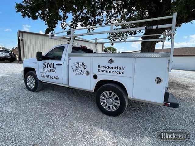 Image of Chevrolet 2500HD equipment image 3