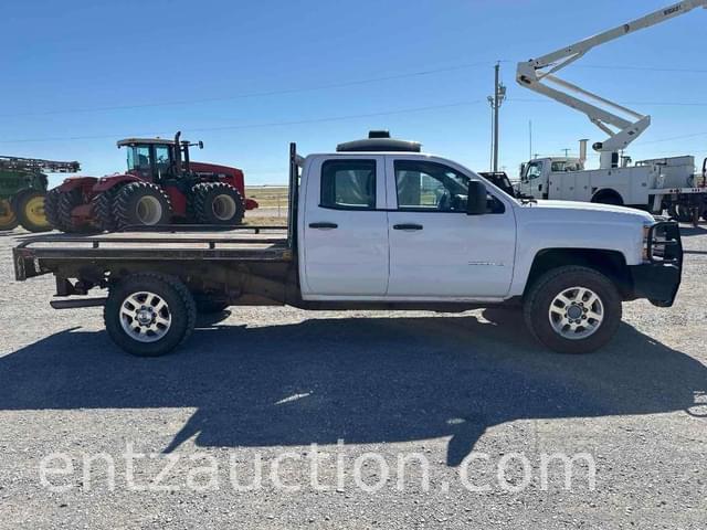 Image of Chevrolet 2500 equipment image 3