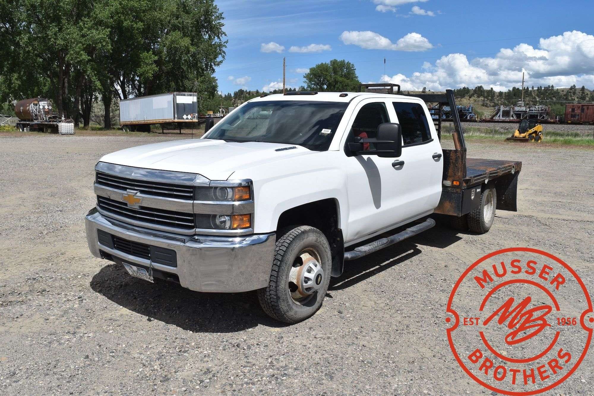 2015 Chevrolet 3500 Equipment Image0