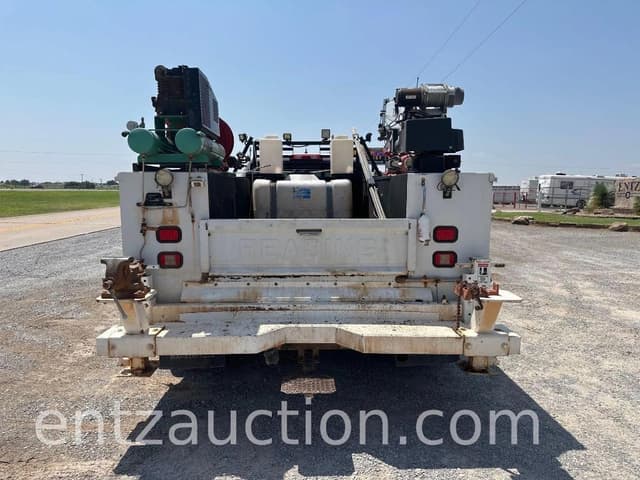 Image of Chevrolet 3500HD equipment image 3