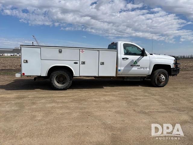 Image of Chevrolet 3500HD equipment image 4