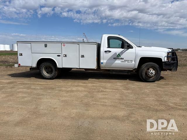 Image of Chevrolet 3500HD equipment image 3