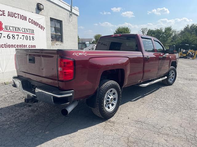 Image of Chevrolet 2500HD equipment image 3