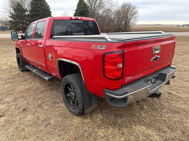 Image of Chevrolet 2500HD equipment image 4
