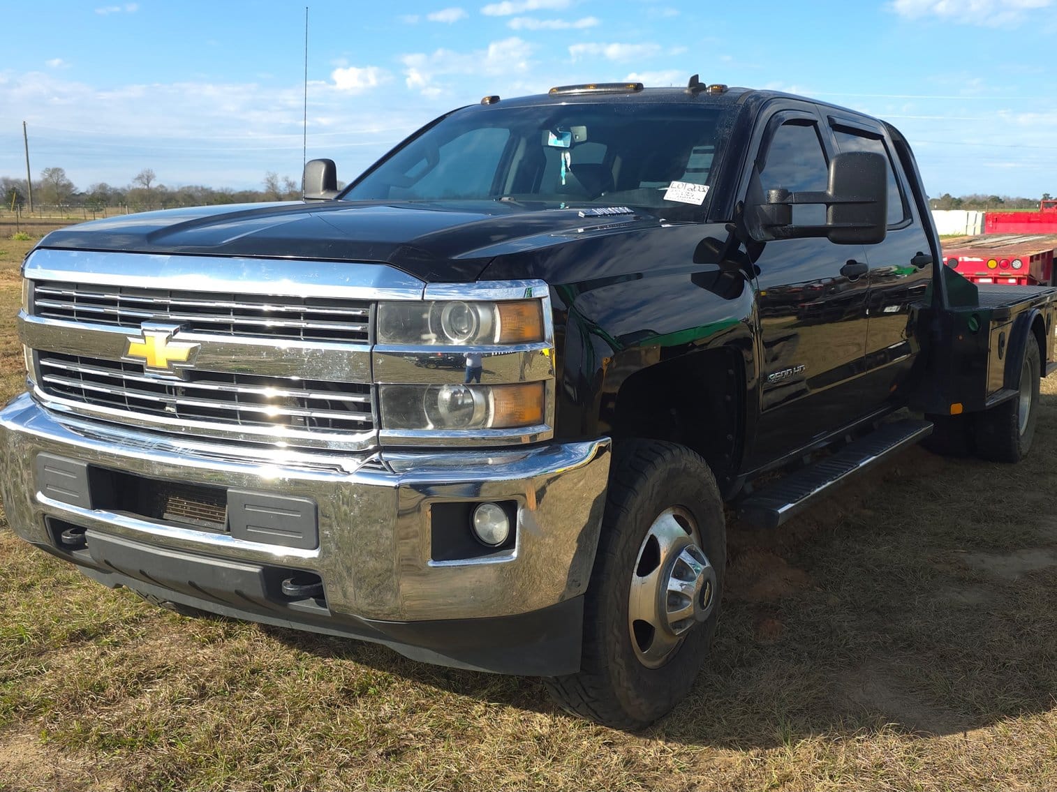2015 Chevrolet 3500HD Equipment Image0
