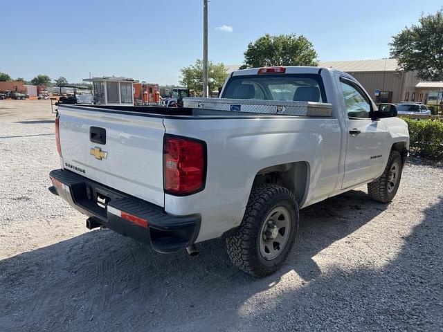 Image of Chevrolet 1500 equipment image 2