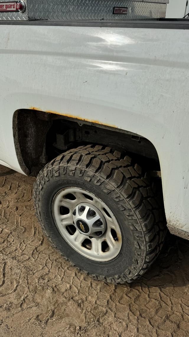 Image of Chevrolet 3500HD equipment image 2