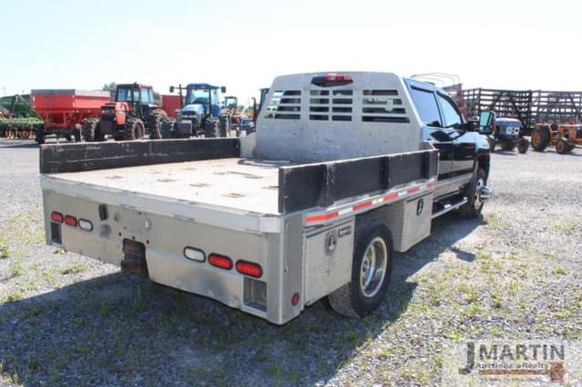 Image of Chevrolet 3500HD equipment image 2