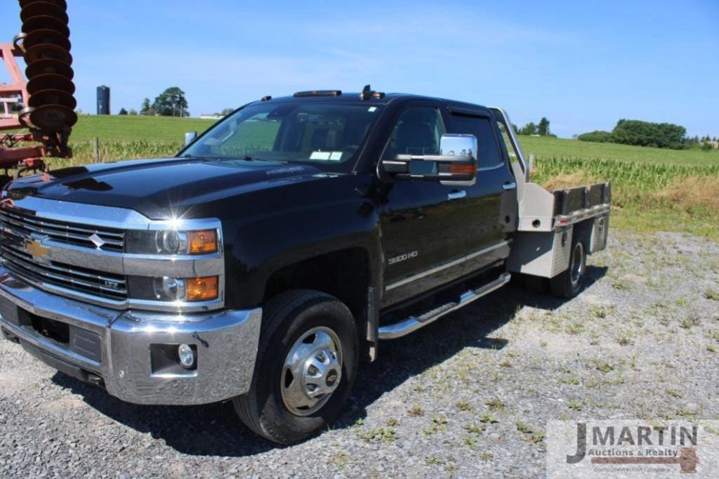 2015 Chevrolet 3500HD Equipment Image0