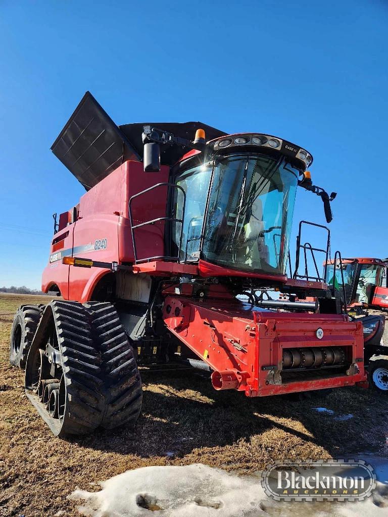 Image of Case IH 8240 Primary image