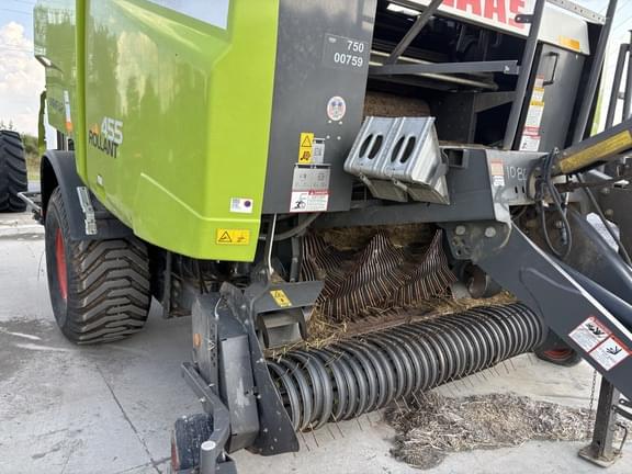 Image of CLAAS Rollant 455 equipment image 2