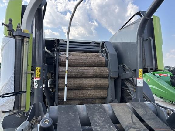 Image of CLAAS Rollant 455 equipment image 3