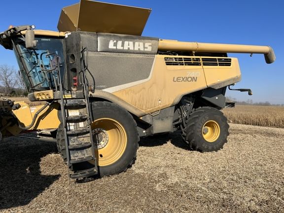 Main image CLAAS LEXION 740