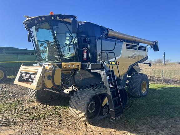 Image of CLAAS LEXION 740 equipment image 2